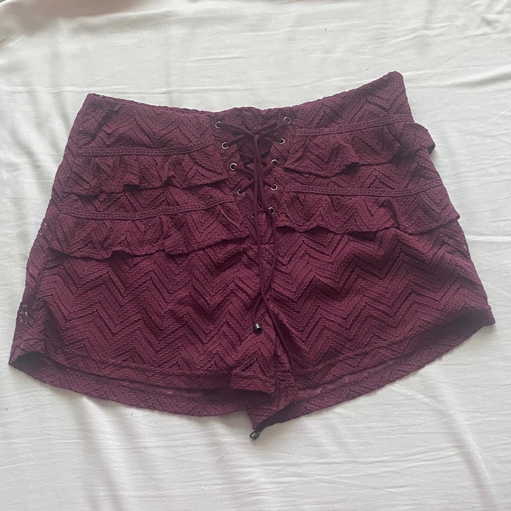 NWOT Moon River Women's Burgundy Lace-Up Shorts, Size L